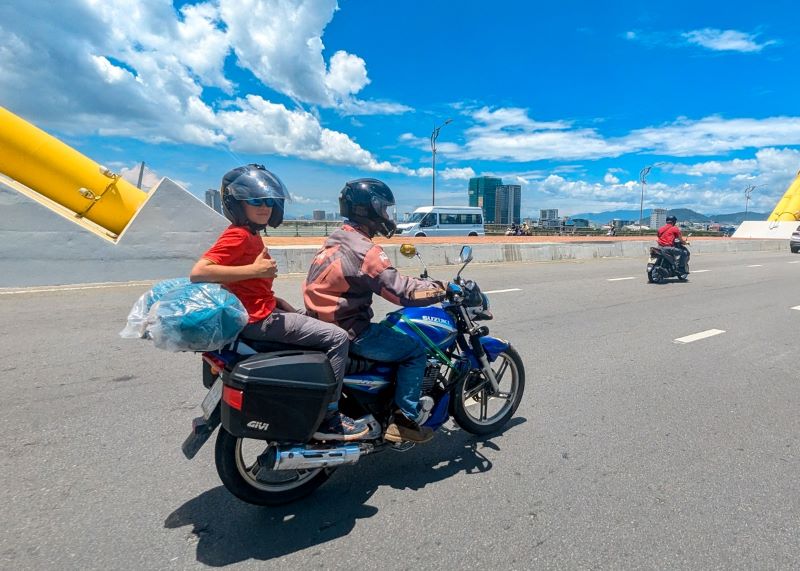 Christmas gift ideas for travelers