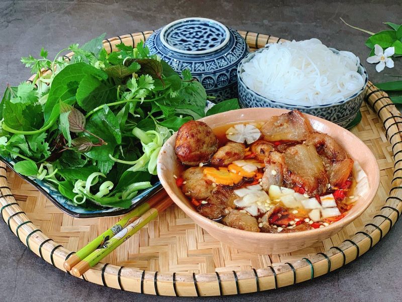 famous Vietnamese dishes to try